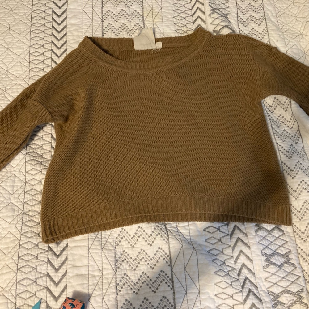 cute brown crop sweater!